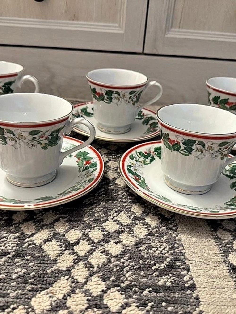 Lynn Holiday Floral Teacup and Saucer 5 sets